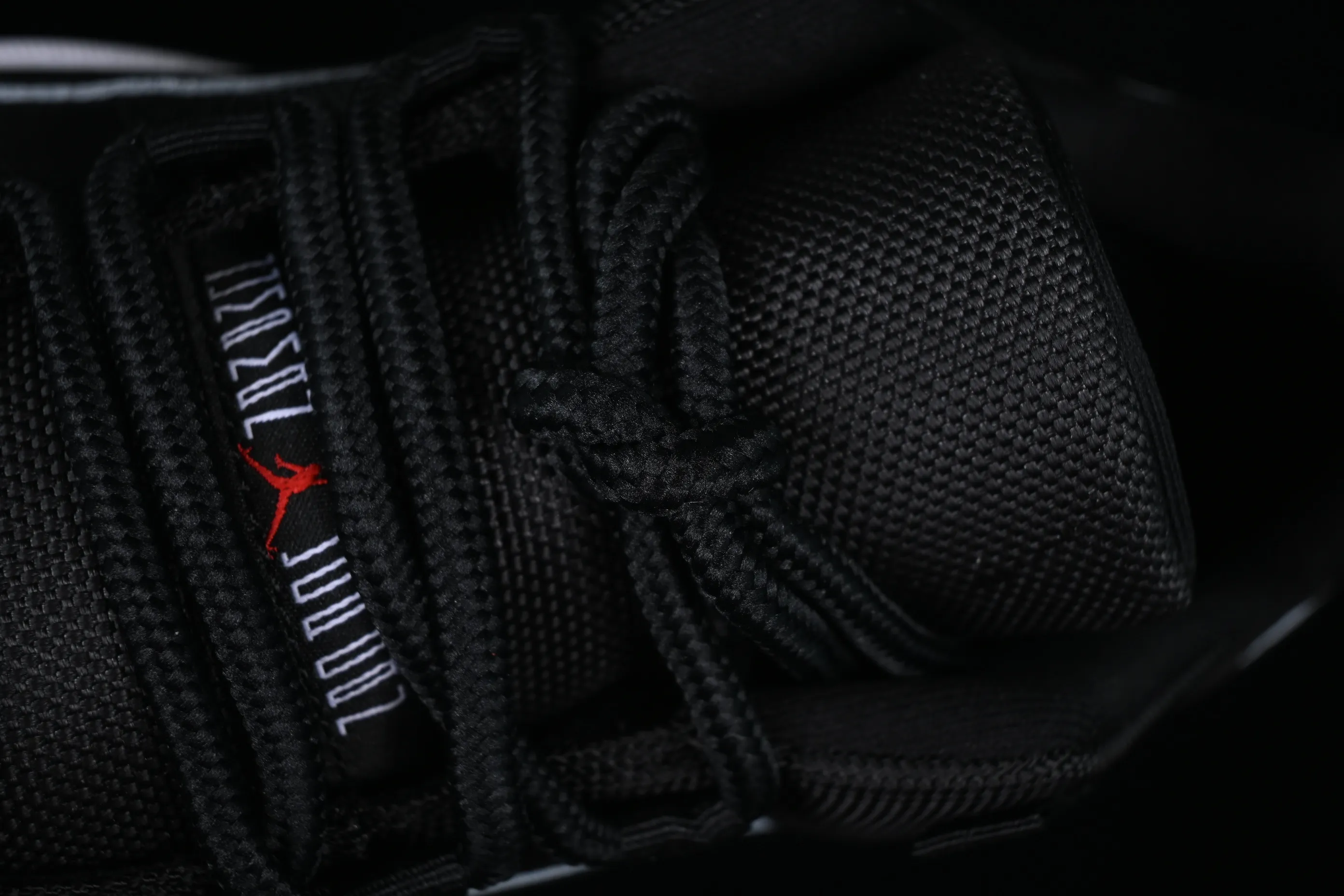 All categories Air Jordan Jordan series basketball shoes Air Jordan 11 F version Air Jordan 11 Low Bred AJ11 Joe 11 patent leather new black and red genuine standard genuine carbon low-top basketball shoes FV5104-006
